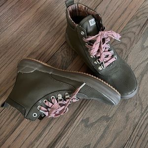 Keds womens Army green rain booties size 7.5